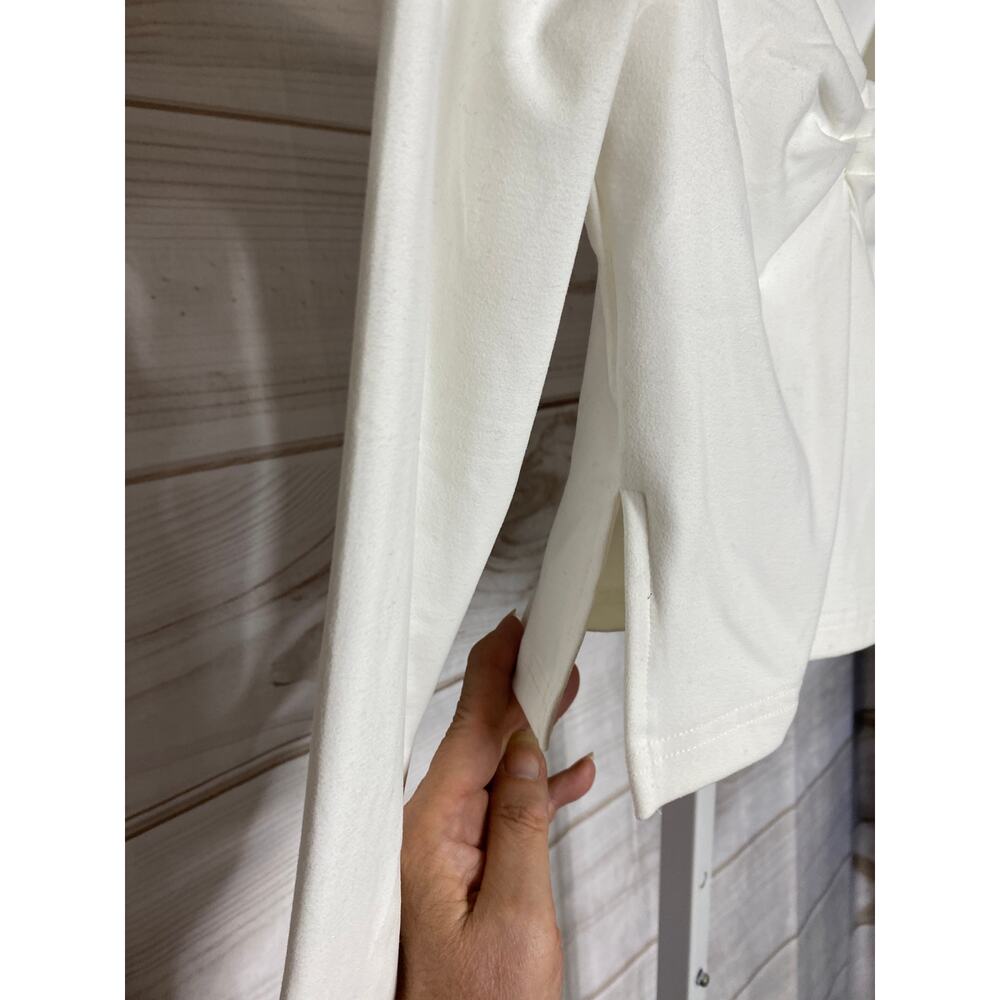 New Trendy Queen Women's XS White Scoop Neck Long Sleeve Cropped Top Shirt - Picture 4 of 5